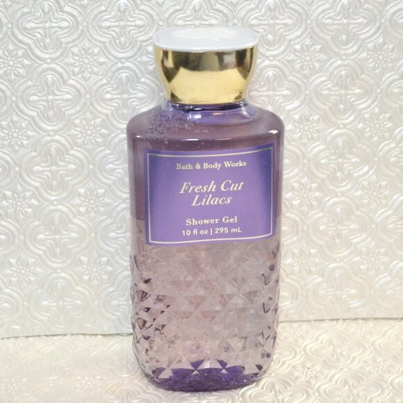 Bath And Body Works 2  Bottles New Shower Gel Winterberry Fresh Cut Lilacs 10oz - Picture 4 of 5
